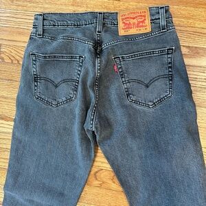 Woman Levi’s 511 gray Jeans
